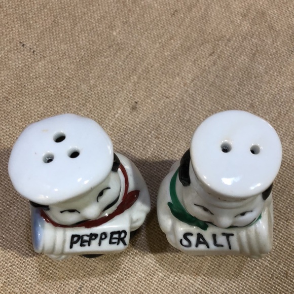 Vintage-Looking Chef Salt and Pepper Shakers - Picture 2 of 8